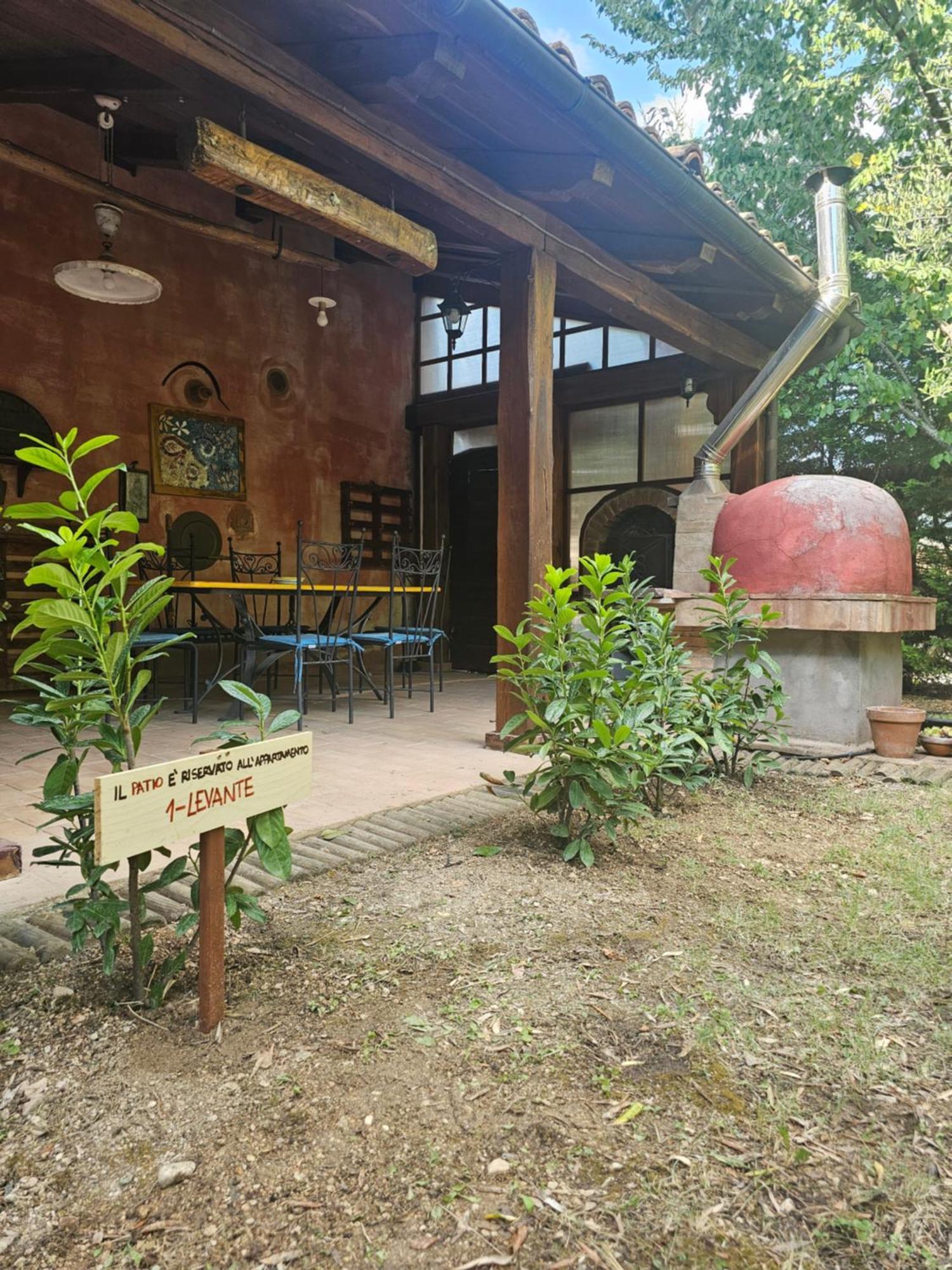 La Rosa Dei Venti - Country House Fossato di Vico Exterior foto